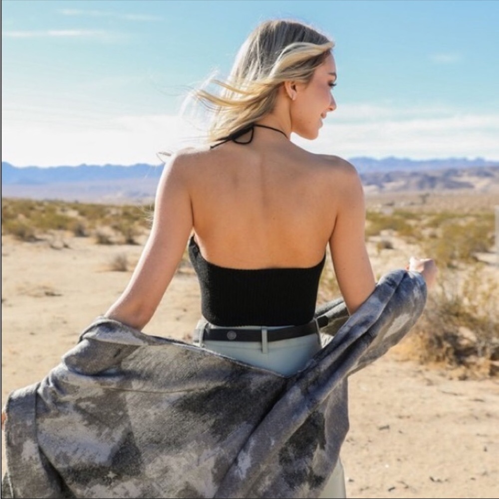 Black Halter Knit Crop Top - Picture 3 of 4